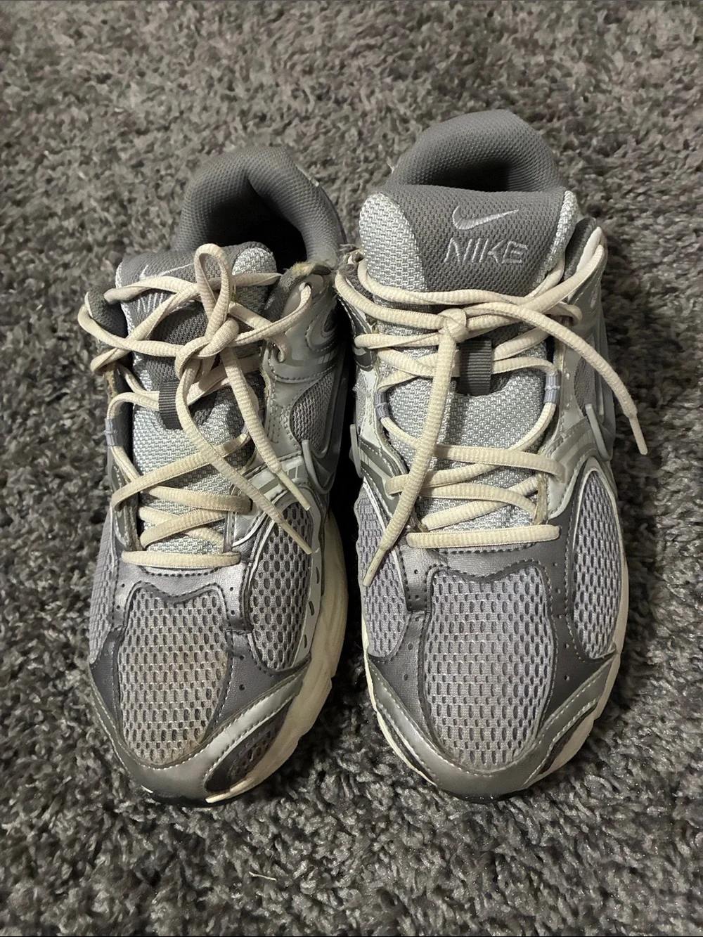Nike Men's Gray and Cream Running Sneakers